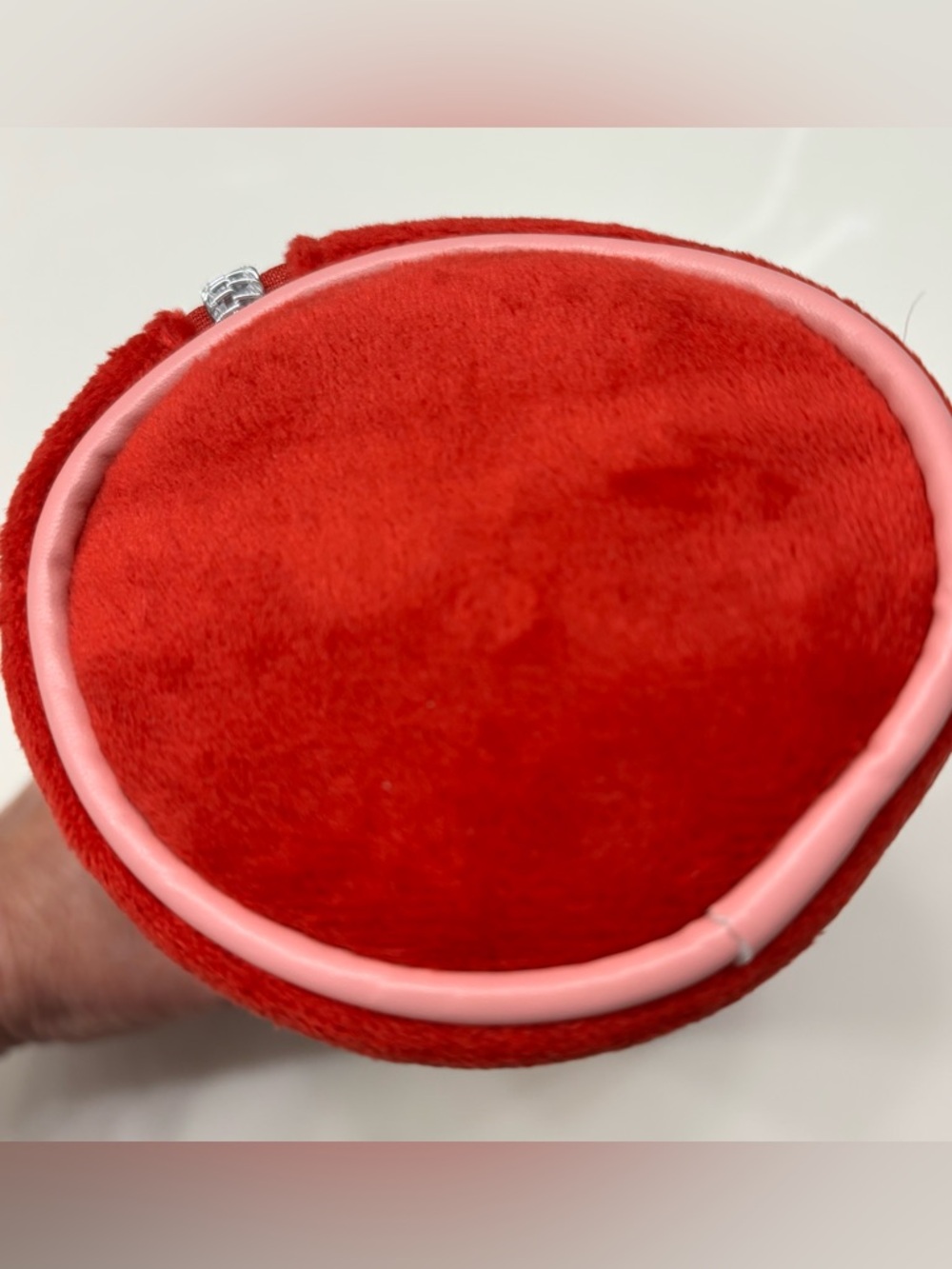 Juicy Couture barrel-shaped velour cosmetics bag NWT - Picture 4 of 5